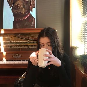 Meet your Posher, Abigail